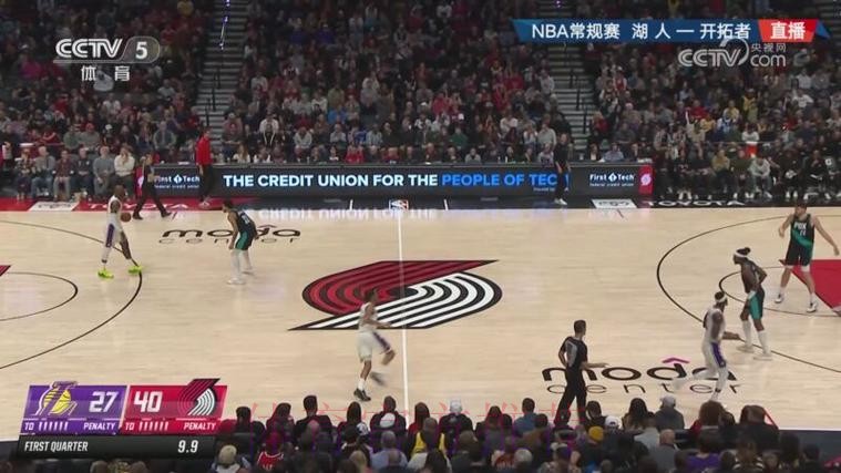 乐福正面突布朗尼 右侧急停三分命中 乐福正面突布朗尼 右侧急停三分命中